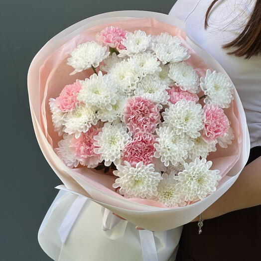 Белое на розовом