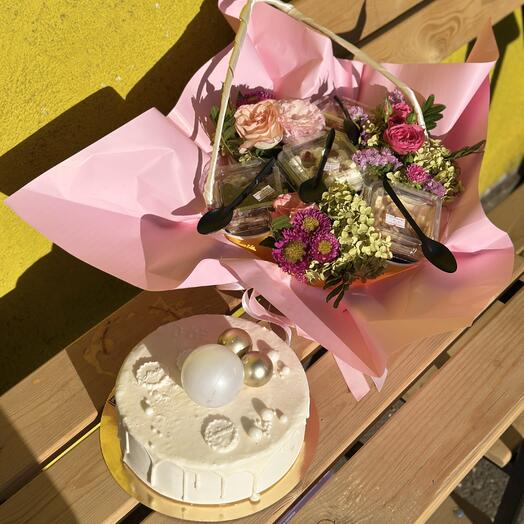 Букет с десертом + Торт от Fidelio молочная девочка