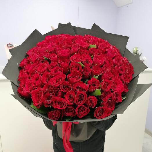 Bouquet of 101 red roses in a dark foameran design