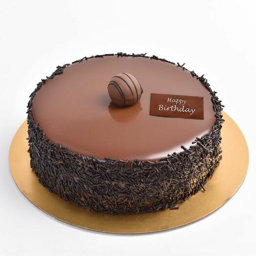 Delightful Birthday Chocolate Fudge Cake