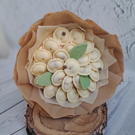 Букет из шоколадных пельменей с "фаршем" из жареного фундука