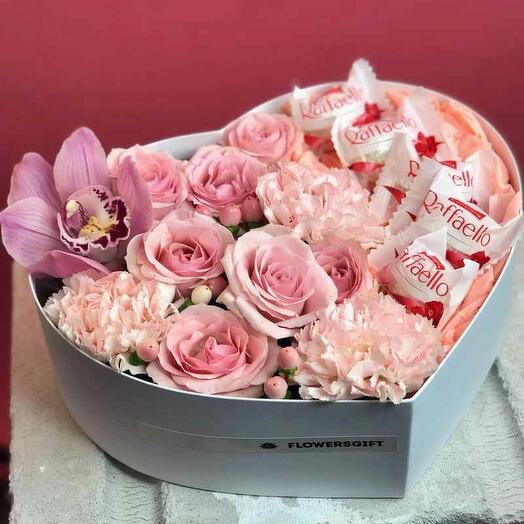 🌹 Коробка от Flowersgift с цветами и конфетами - 25