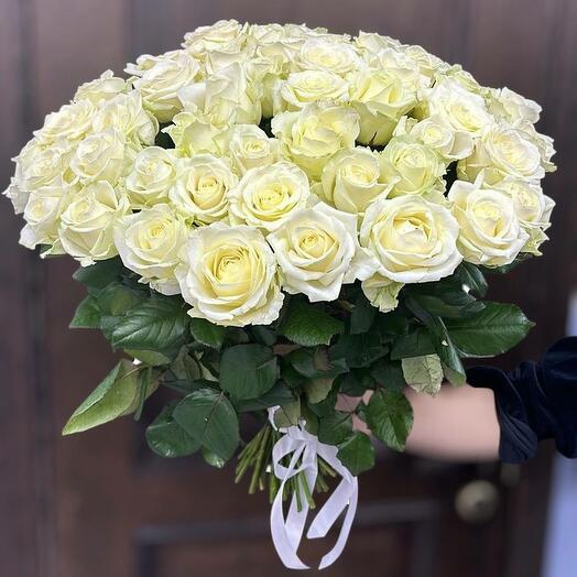 Букет из белых роз 51 шт