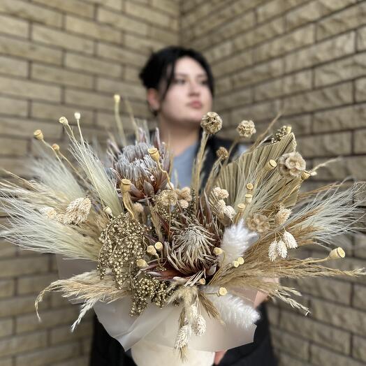 Сухоцветы в шляпной коробке