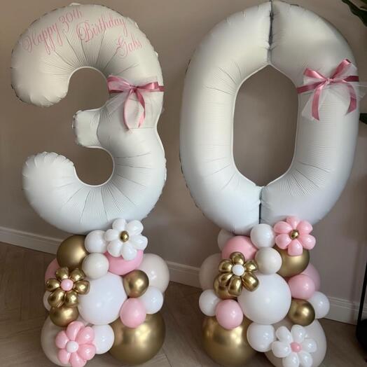 Композиция из воздушных шаров на 30 лет