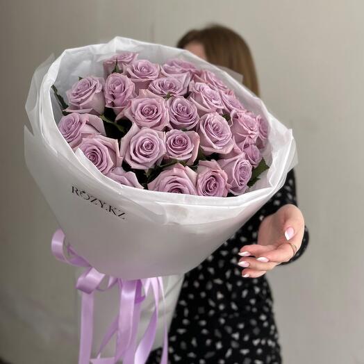 Букет из 25 фиолетовых роз