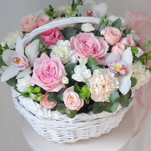 ROSES   SPARY ROSES SMALL BASKET