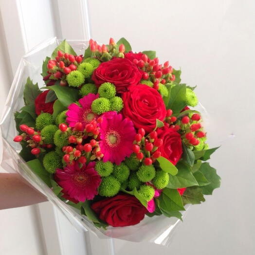 Green And Red MEADOW BOUQUET