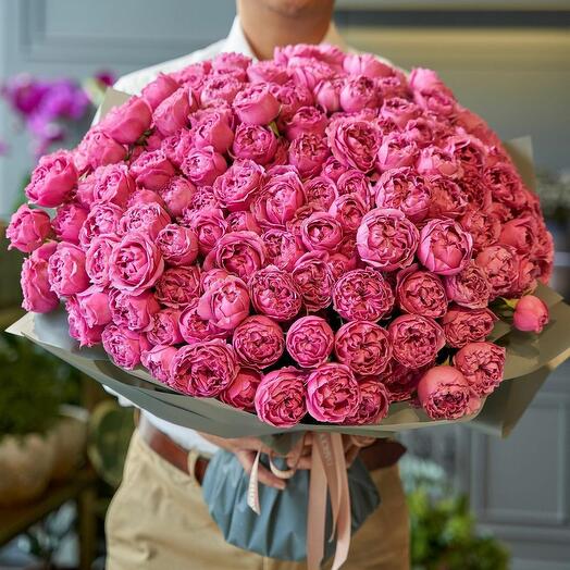 Bouquet of 151 peony bush roses