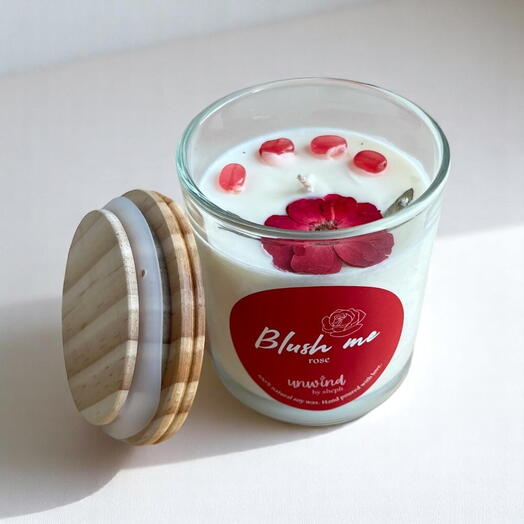 Blush Me Rose Candle ( 300 ml )