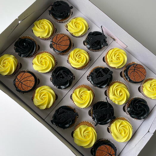 12 personalised cupcakes