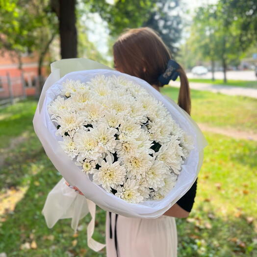 Букет белых хризантем Балтика