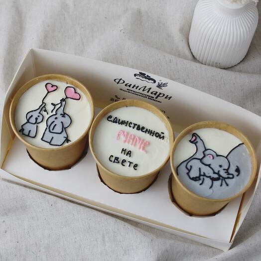 Три тортика в стакане Единственной маме на свете