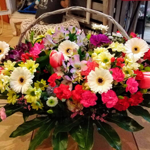 Flower basket in Przerycie - Baskets of flowers delivered | Flowwow