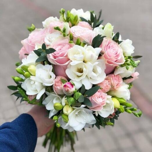 Bride's bouquet of roses and freesia "Tenderness"