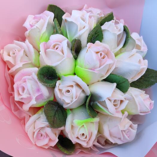 Зефирный букет из 17 розовых роз