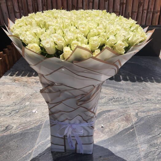 151 White Rose Bouquet