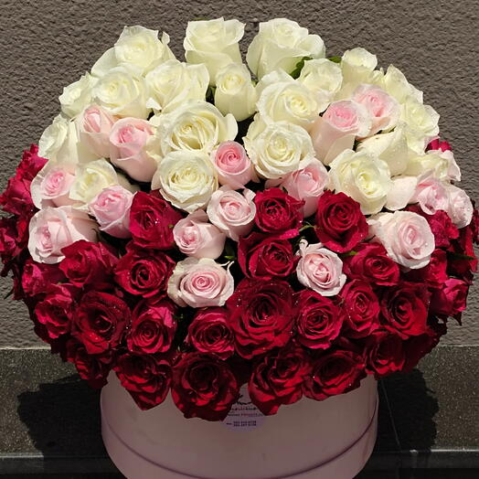 Summer sunshine: 80 Stems Of Mix Roses in a Pink Round Box (one side arrangement)