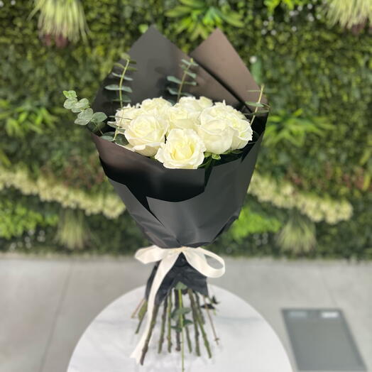 15 white Roses bouquet