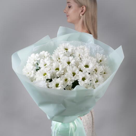 Букет из 5 белых, кустовых хризантем