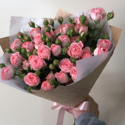 Ramo de rosas peonías