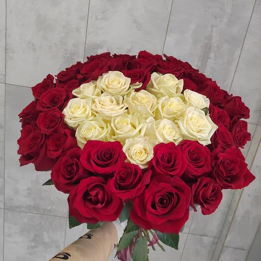 A heart of roses