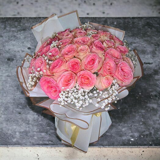 31 Pink Roses With Gypsophila