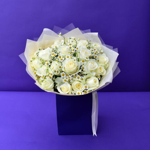 Coconut Cream (30 Premium Roses with Daisies, 19 Roses pictured)