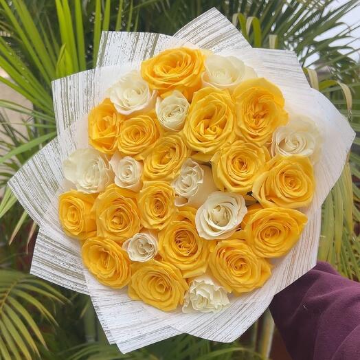 Bouquet of yellow and white roses