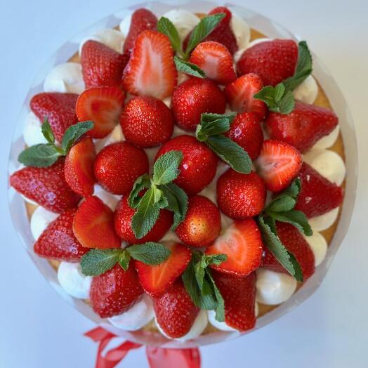 Безумно вкусный торт с клубникой