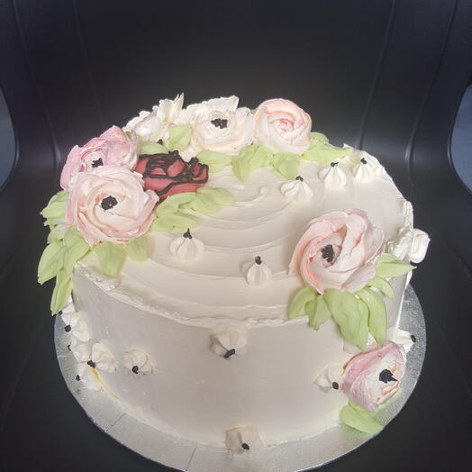 Textured pastel roses buttercream cake