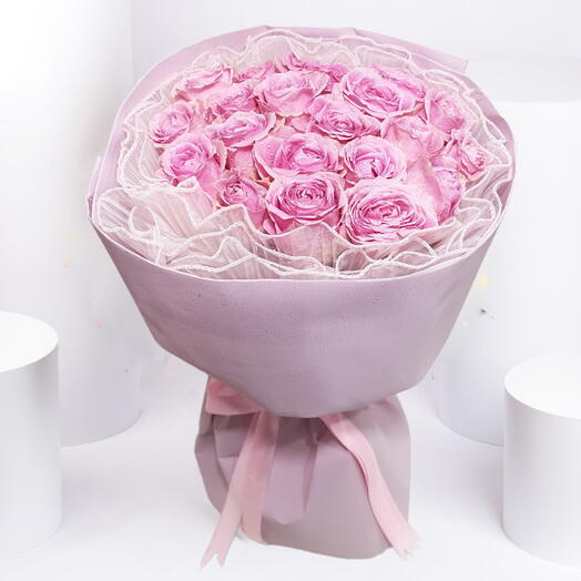 Pink Roses Bouquet-Style