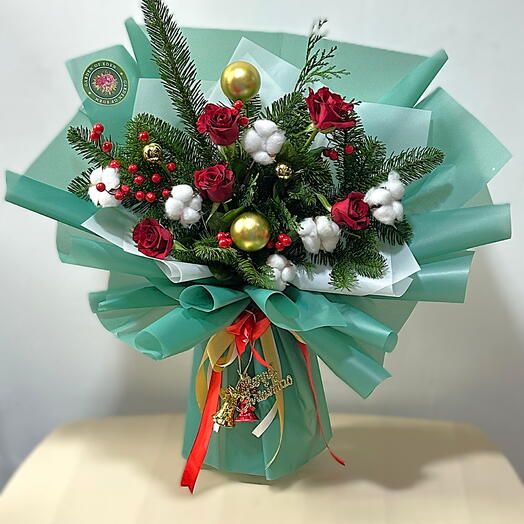 Evergreen Noel Bouquet