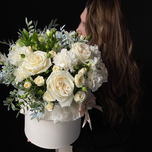 Цветы в коробке «любимой»🌸