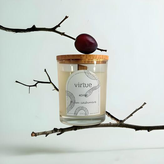 Ароматическая свеча Virtue слива-кашемир