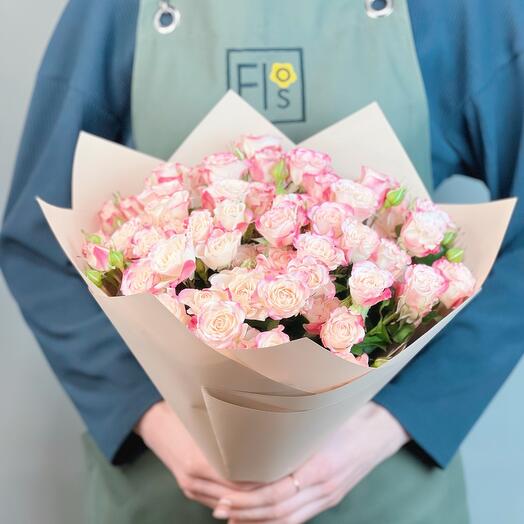 Букет из 11 кустовых роз сорта Рефлекс