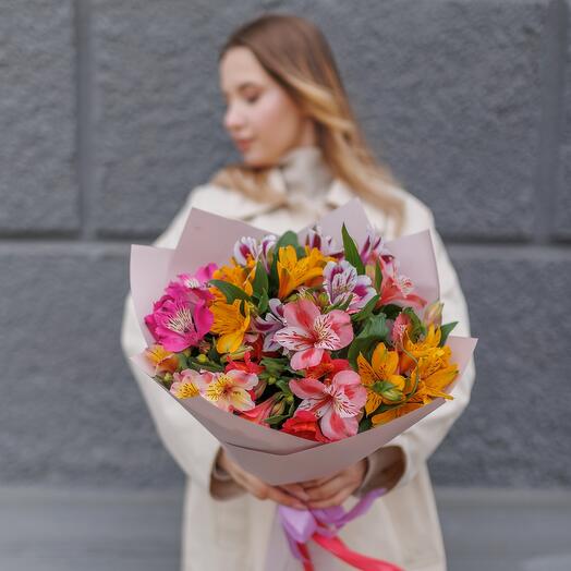 Мікс з різнокольорових альстромерій