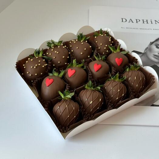 Chocolate-covered strawberries "temptation"
