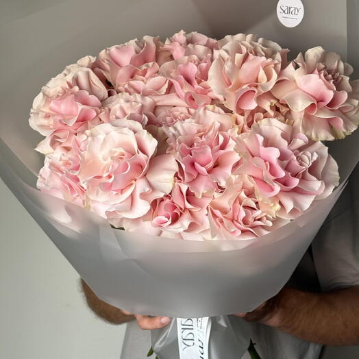 Bouquet of pink roses