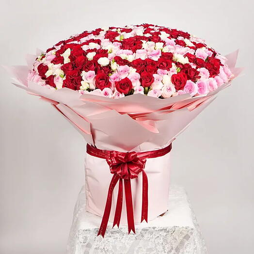 Valentines Day 500 Pink and Red Roses Bouquet