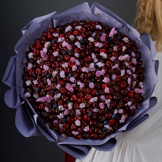 Букет с черешней и сухоцветами 🍒