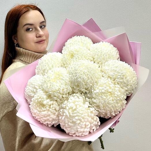 11 single-headed white chrysanthemums