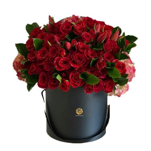 Smoochy Roses - Mixed Red Flower in Box