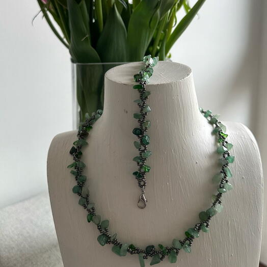 Green gemstone and gray color seed beaded necklace and bracalet set