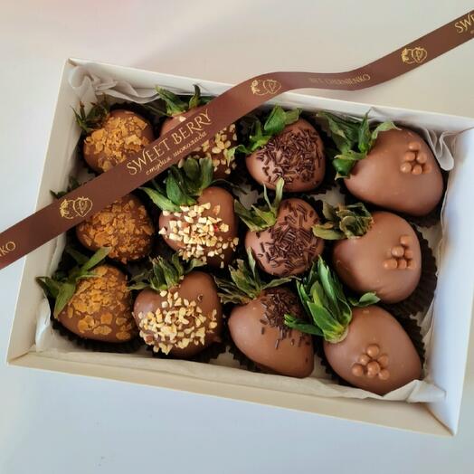 Strawberries in milk chocolate 12 pieces