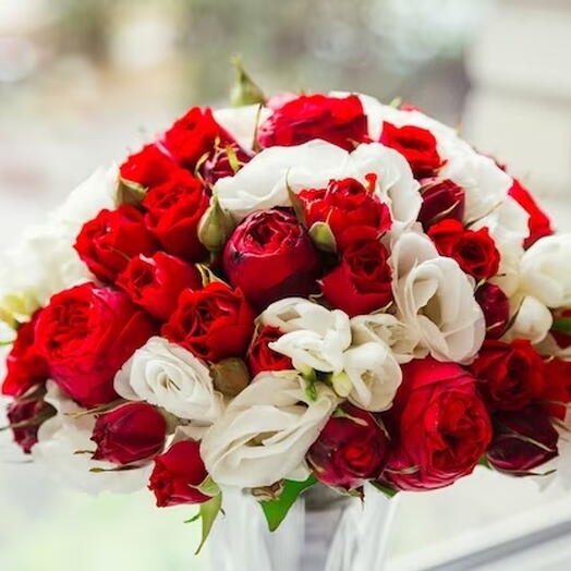 Love Is in the Air: 25 Red Peonies   10 White Eustoma