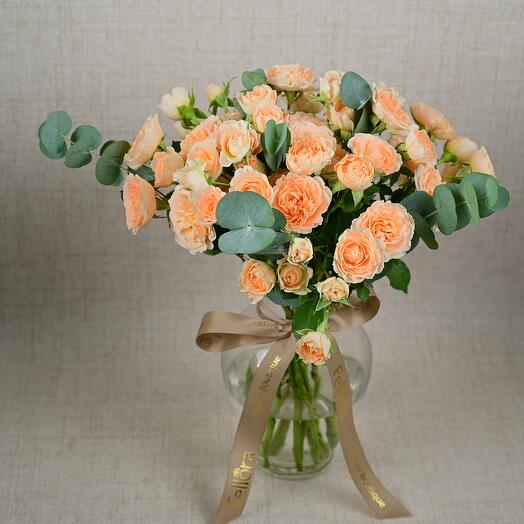 9 Orange Spray Roses In Glass Vase