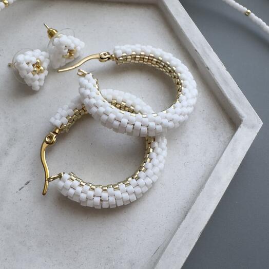 Серьги кольца из бисера