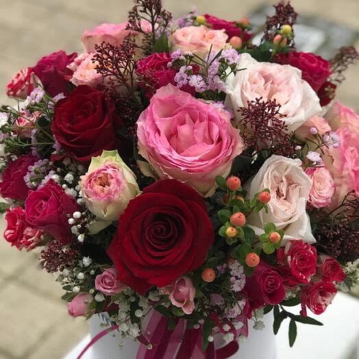 Red-pink-white flower box, S size
