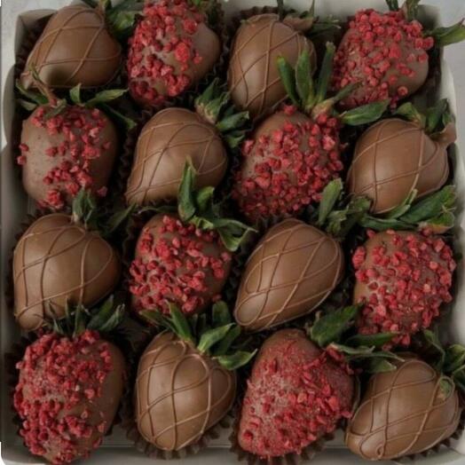 Chocolate-covered strawberries 16 pieces